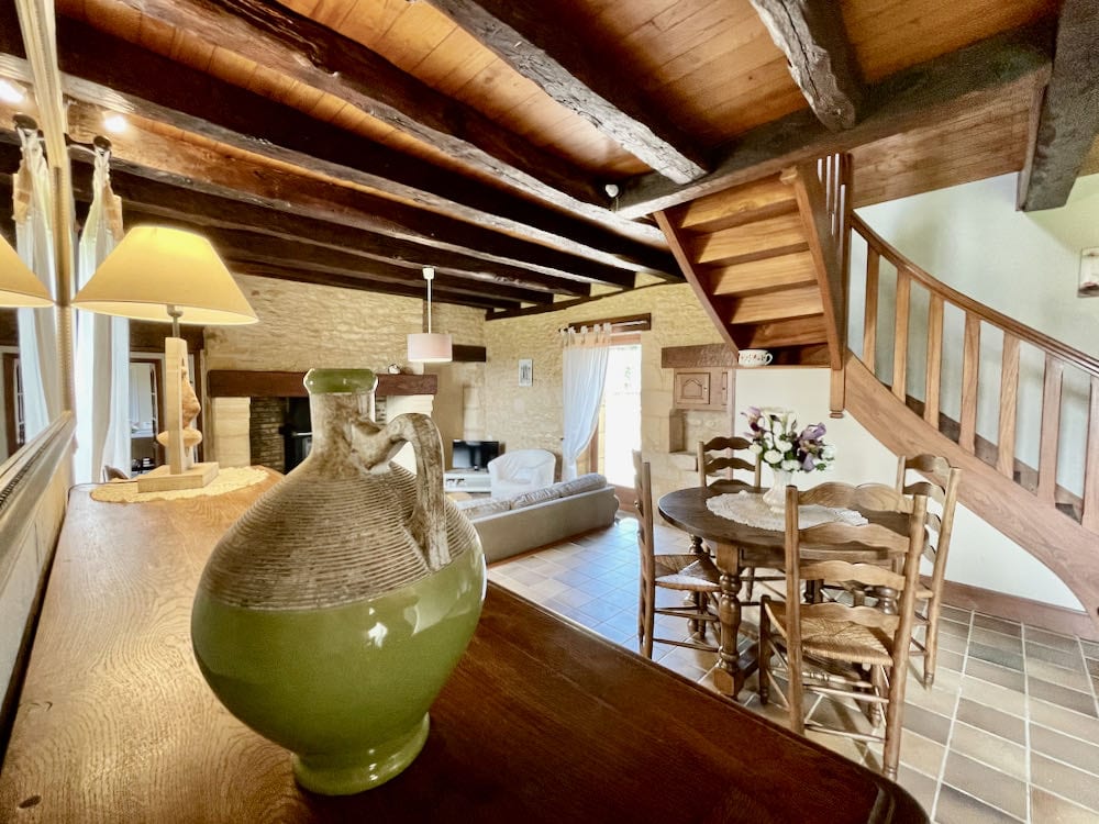 Gîte Dordogne mobilier restauré